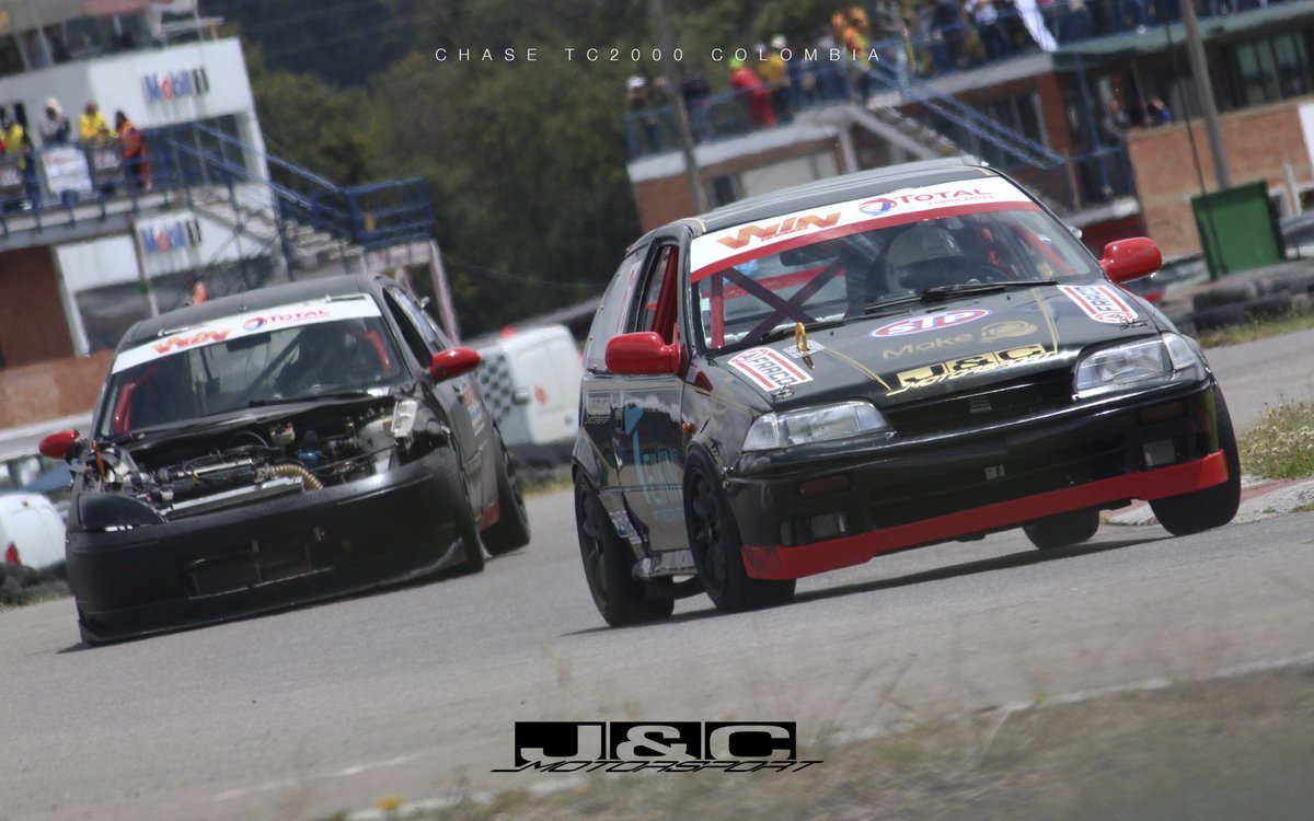 JYCMOTORSPORT's tweet photo. Dándolo todo en #ElChase @fedeautos @tc2000colombia @FracoColombia #STP #Teiking #Osvat #JdrJoyerias https://t.co/vAotiuB5Rd