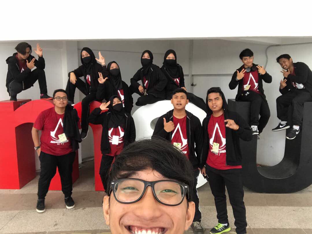 AssassinCrew51's tweet photo. Assassin Crew 5(1) : We hunt your knowledge. ⚔️📚 #AC512017 🌸 #selfie #MSUnationalINFOHUNT2017 https://t.co/9cl45NBXXr