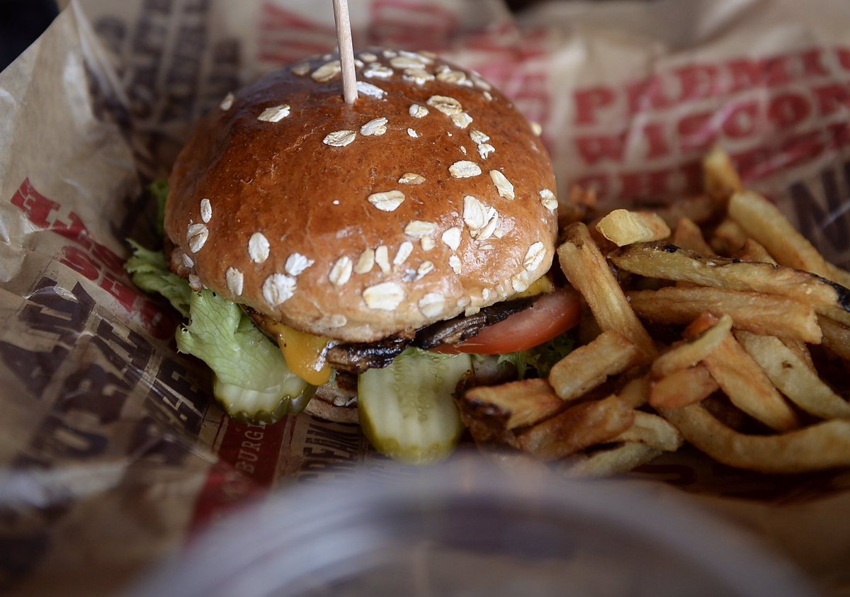 jlamedia8's tweet image. Anybody hungry?