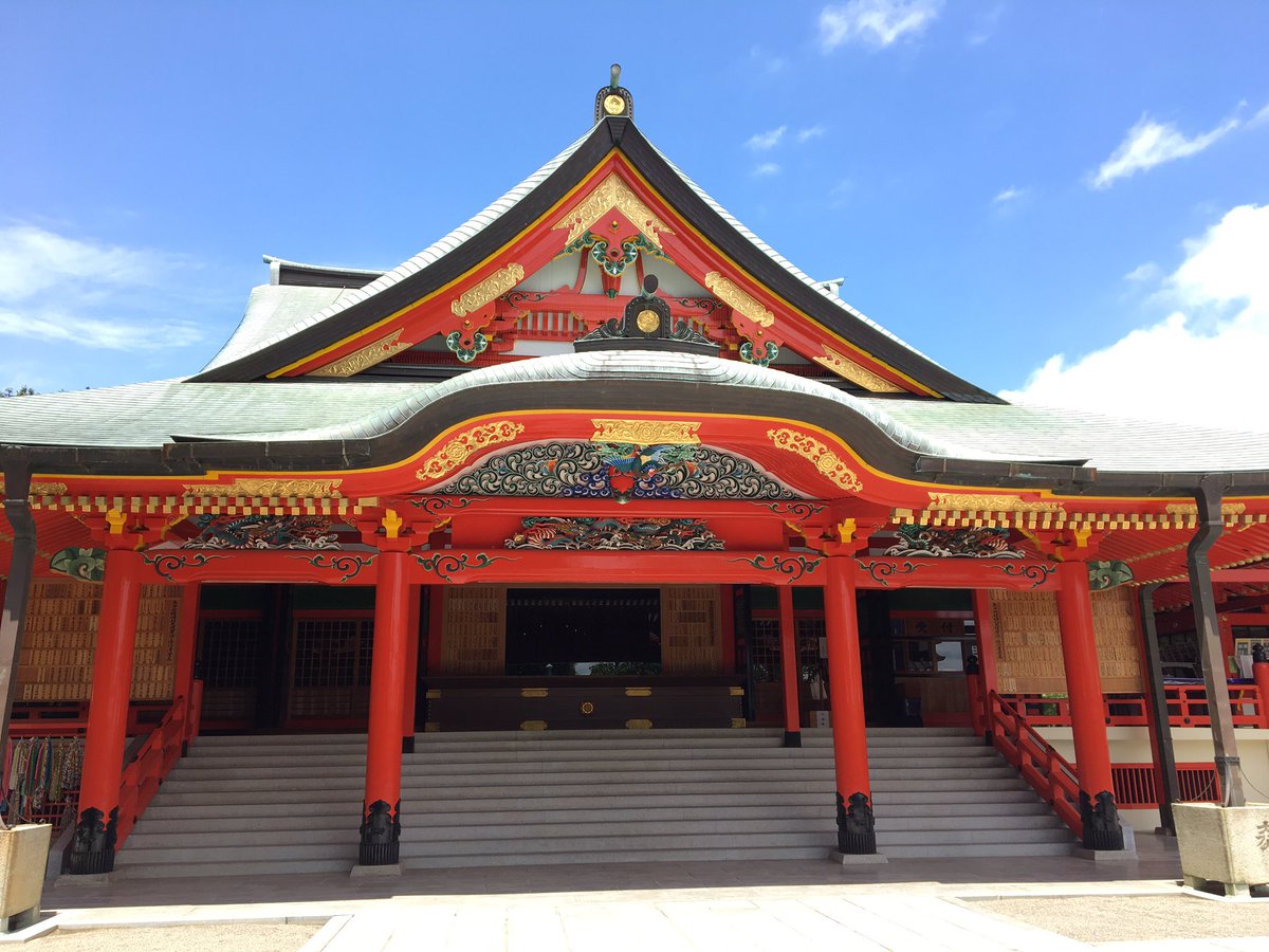 あんずママ V Twitter 成田山大阪別院 鳩さん達も木陰で過ごしてますね 近づいても動かない 人に慣れてるんですね 車に乗ったまま 祈祷してくれる事で有名です 成田山不動尊 御朱印 御朱印帳 車 ご祈祷 ワンコ 寝屋川 大阪 鳩 T