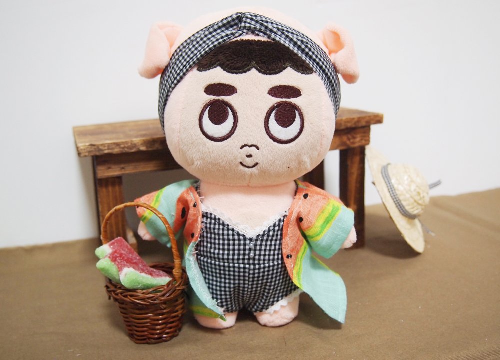 butterbear_shop's tweet photo. RT이벤트🐻 2017여름룩 '깅엄체크수트'와 '수박로브🍉'입니다! 팔로워 1분을 추첨하여 1세트를 드려요💜 https://t.co/kTbBsLehww #20cm인형 #인형옷 #아이돌인형옷 #엑소인형옷 #엔시티인형 #exo #nct #면토끼 #됴찌 https://t.co/Iy6aPaJpQY