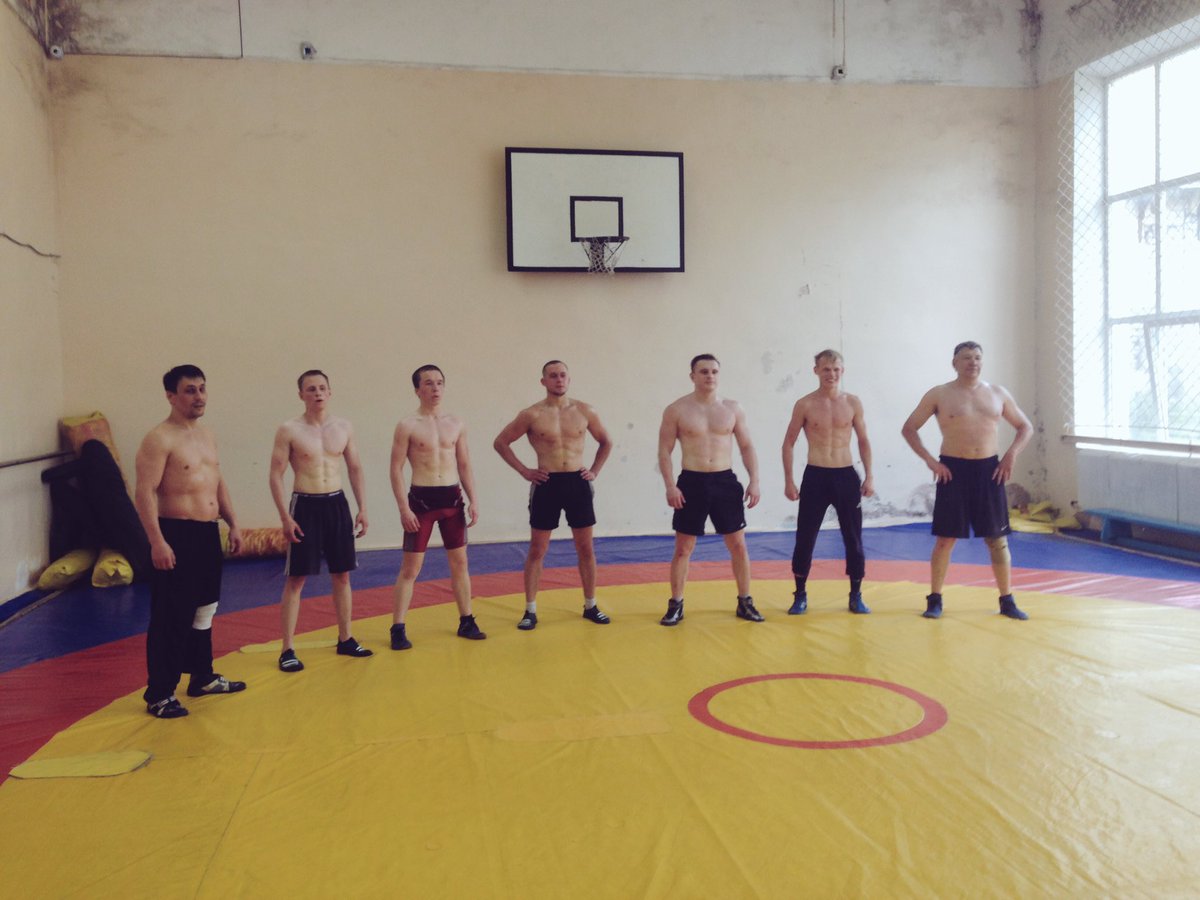 DenisMichkov1's tweet photo. В зале жарко😅 Тренируемся с лучшими☝️ https://t.co/WziDhvIAg3