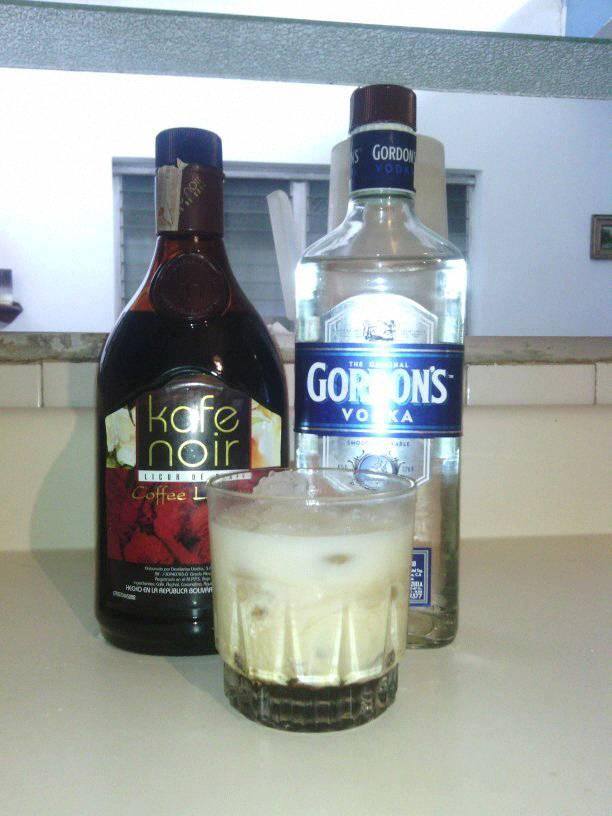 renevzla795's tweet photo. @StudentMealz  i did some white russians following you guys videos and my guests just loved them. Here a pic of one https://t.co/qgzCSRcxKO