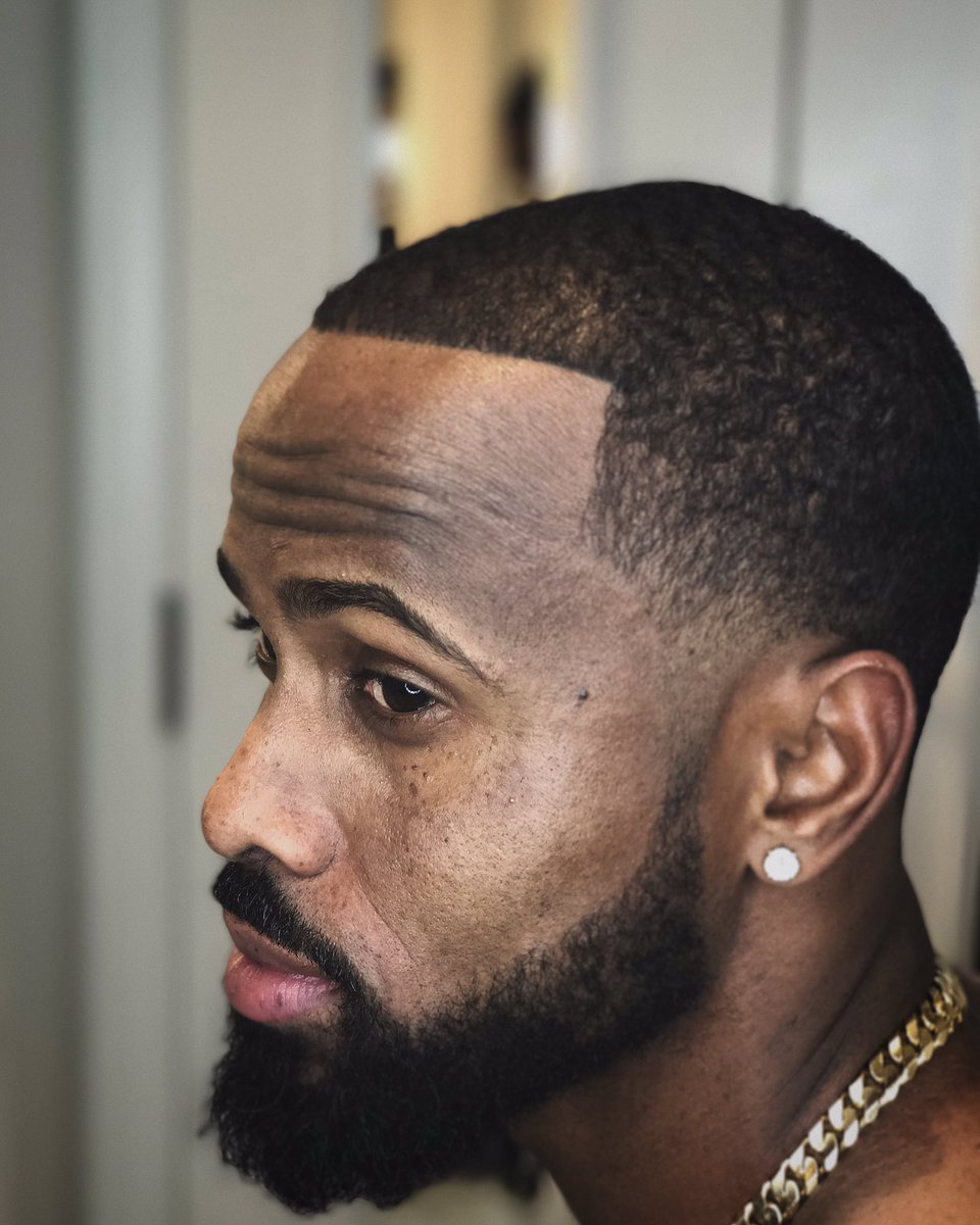 ElDom1inAZ's tweet photo. Hooking up @lamelaza_7 with the fresh #taper #mets #mlbbarber #celebritybarber #alistbarber #lovewhatido #dominicanbarber #azbarber 💯🙏🏾🇩🇴 https://t.co/pwMHzKht2l