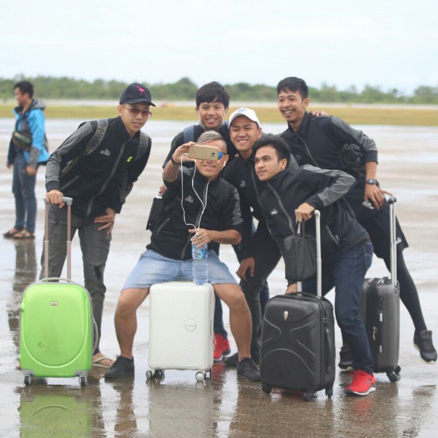 vennard_8's tweet photo. Sampai di kota Padang untuk @specs_indonesia Futsalogy Coaching Clinic https://t.co/7d5fgUkWbQ