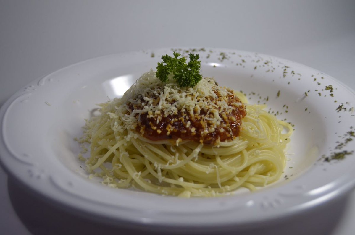 infobdg's tweet photo. Spaghetti Bolognaise dr #JoeyKitchen bikin nagih! Sausnya gurih,asam, manis, ah enak! 😍 https://t.co/96iHDVr0ns https://t.co/qc9ZlqarUu