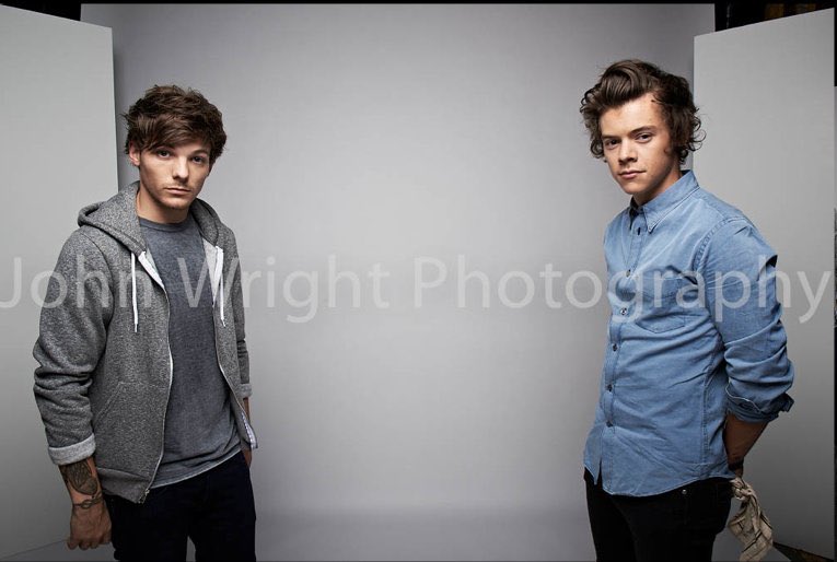 dnarrrainbow's tweet photo. Чертовски прекрасны .
#BackTouYouMusicVideo #VMAHarryStyles https://t.co/n5xJEZr6PM