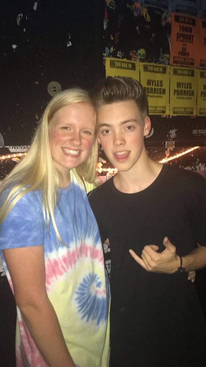 vibeddolan's tweet photo. so i met the boys tonight and they are some of the sweetest boys i've ever met!! https://t.co/FbK07MExD8