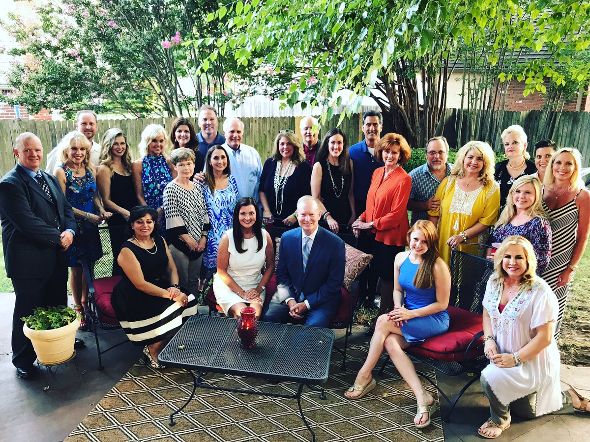CindyWMorrison's tweet photo. What an amazing #Tulsa fundraiser tonight for my dear friend & #Oklahoma Gubernatorial candidate Mick Cornett!
#okcmayor #okc #politics โค๏ธ https://t.co/t5rzPSPI7a