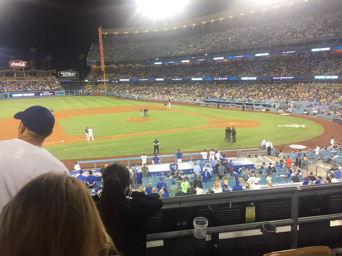 Mrtotallytoby's tweet photo. What is under review?? #mlb #isthisbaseball @RobManfred https://t.co/393uzik96A