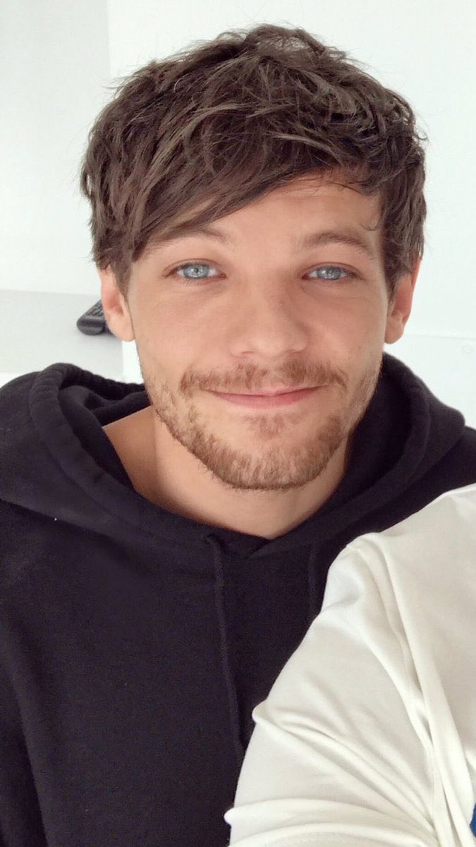 dnarrrainbow's tweet photo. Я утонула в его глазах😍💙
#BackTouYouMusicVideo https://t.co/JhLjpm9Chg