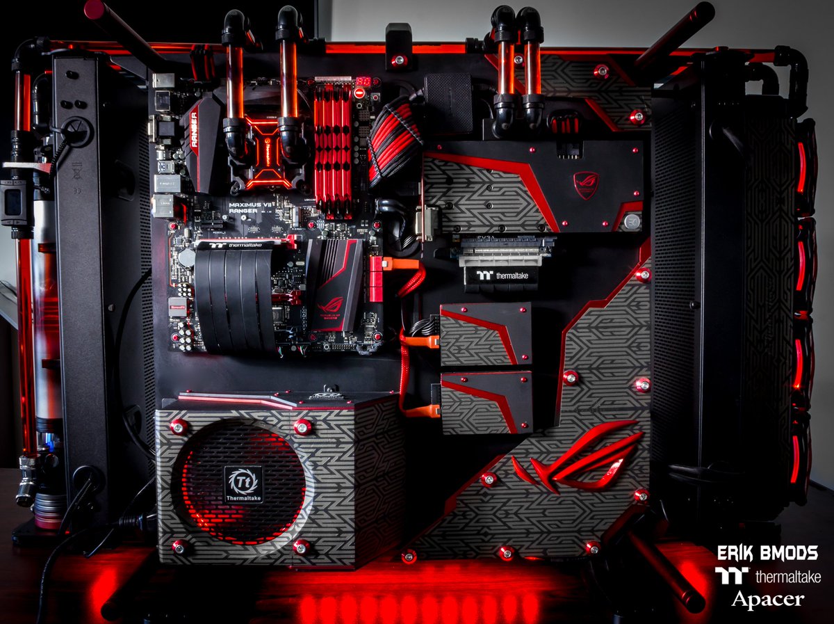 EZgunna82's tweet photo. Some straight on shots of both sides of Duality 72. #pcmod #pcmasterrace #pcliquidcooling #Corep7 #Corep5 https://t.co/DOFqmDWESM