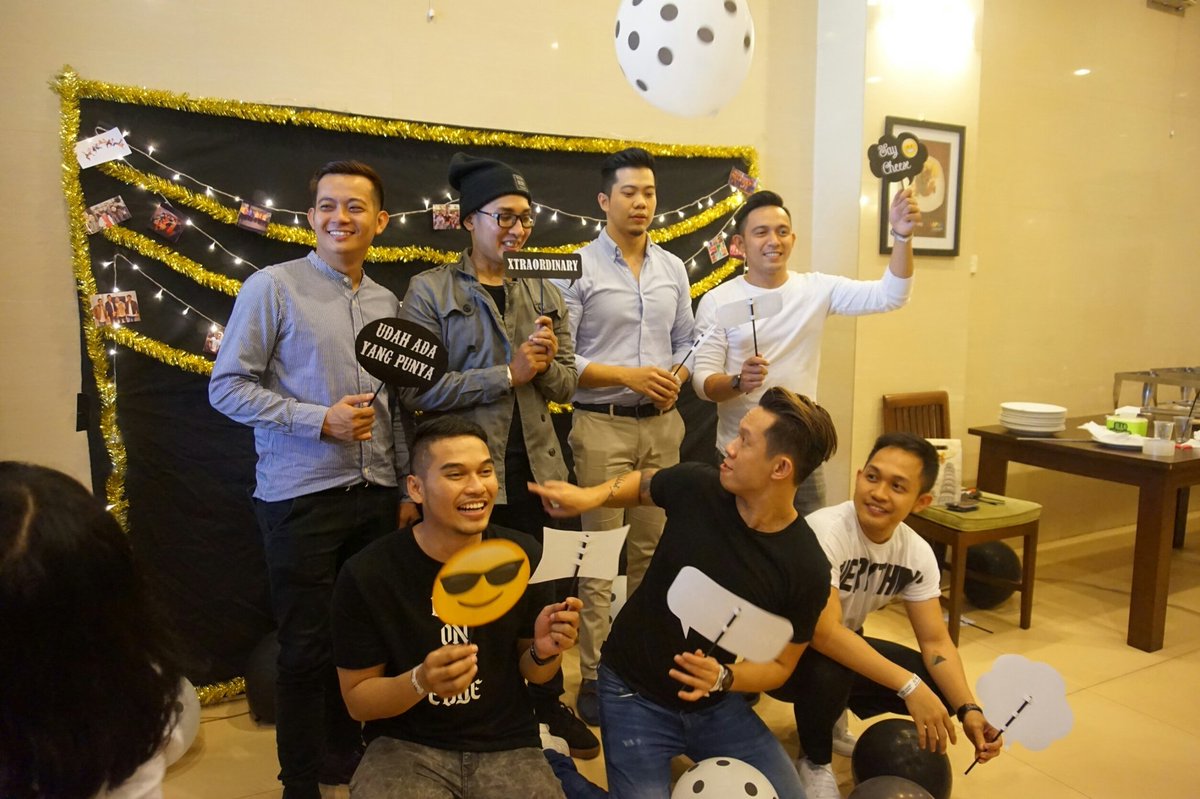 mNg <a href="/XO_IX/">XTRA ORDINARY NINE</a> <a href="/XOWNERS_OFC/">XtraOrdinary Nine</a> 
taken by : @HYGhassani_Lia