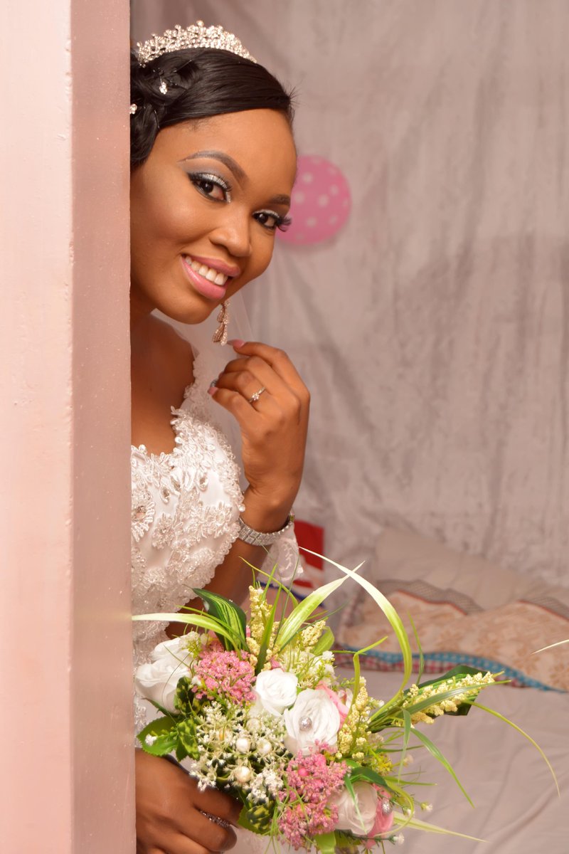 smistudios's tweet photo. Beautiful bride #Bridalgirls #Wedding #Bridalshower #Splendidmemories #event https://t.co/EcPhH3Edu0