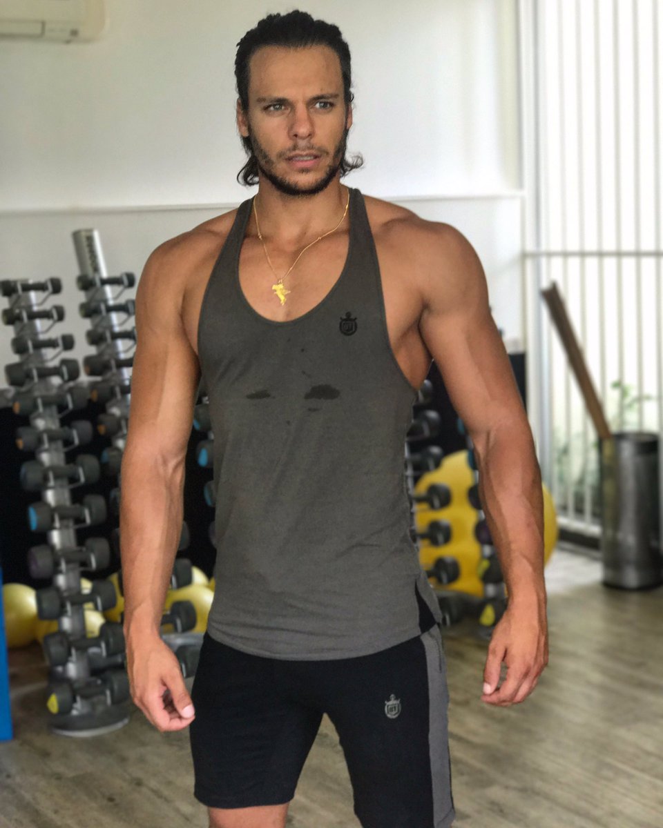 pjcabrieres's tweet photo. On sort la nouvelle collection que si tout à disparu sur https://t.co/XxzpRDOTym 😂
J-5 avant la sortie 💪🏽
#GardezLaPêche #BTstyle
PJ https://t.co/twWCY1gGR4