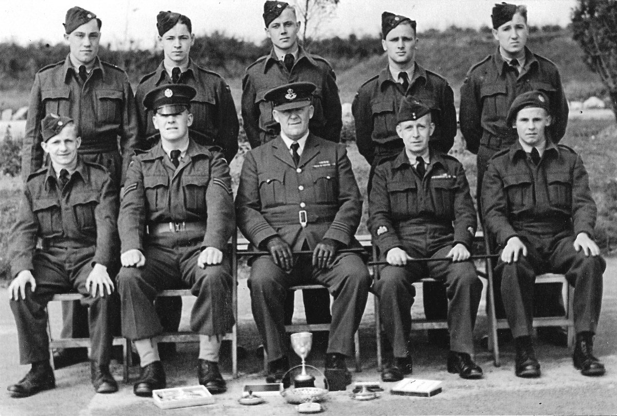 thevintageshowroom.com/blog/?p=11375 RAF.