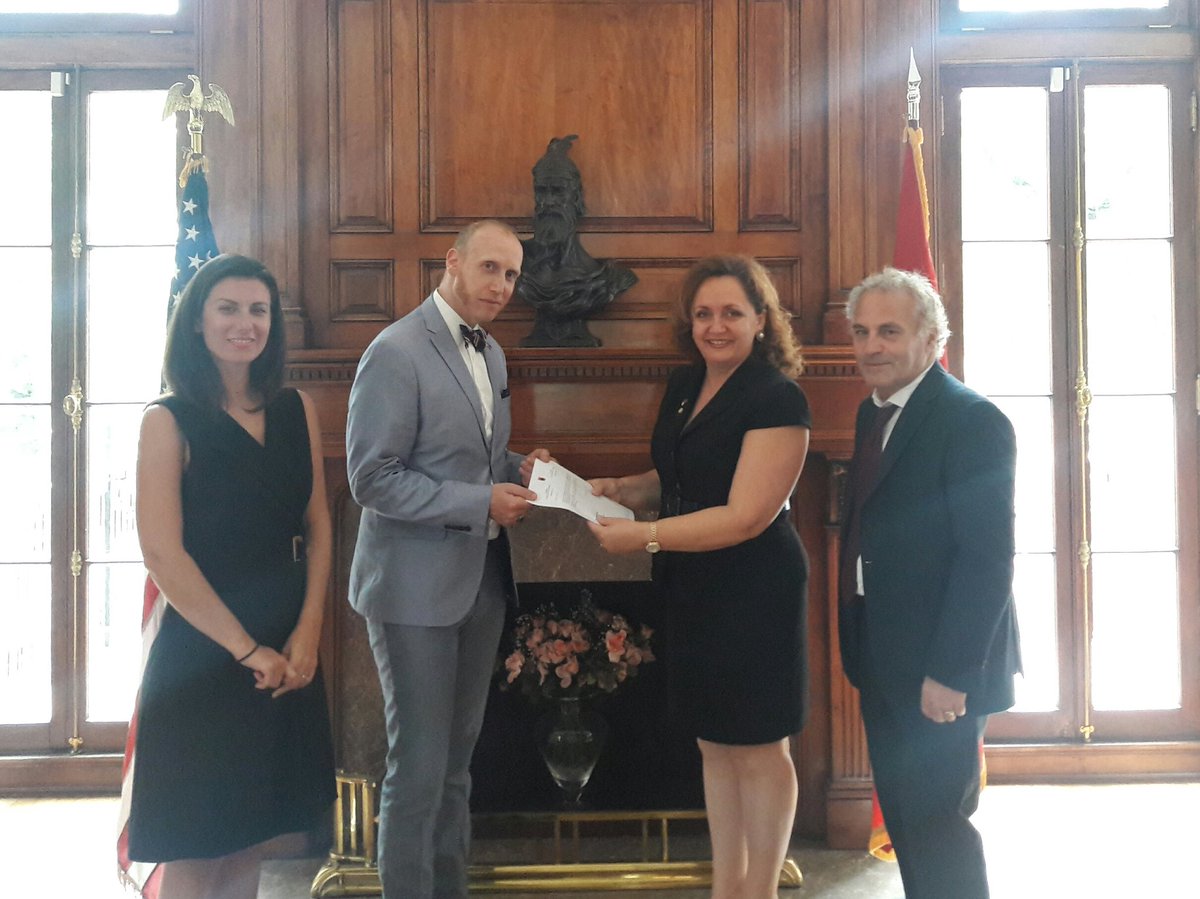 FloretaFaber's tweet photo. Happy to hand over the digital copy of #CodexBeratinus to @JasonYasner of @librarycongress. Great addition to the @WDLorg @LibnOfCongress https://t.co/fcWv6absFR