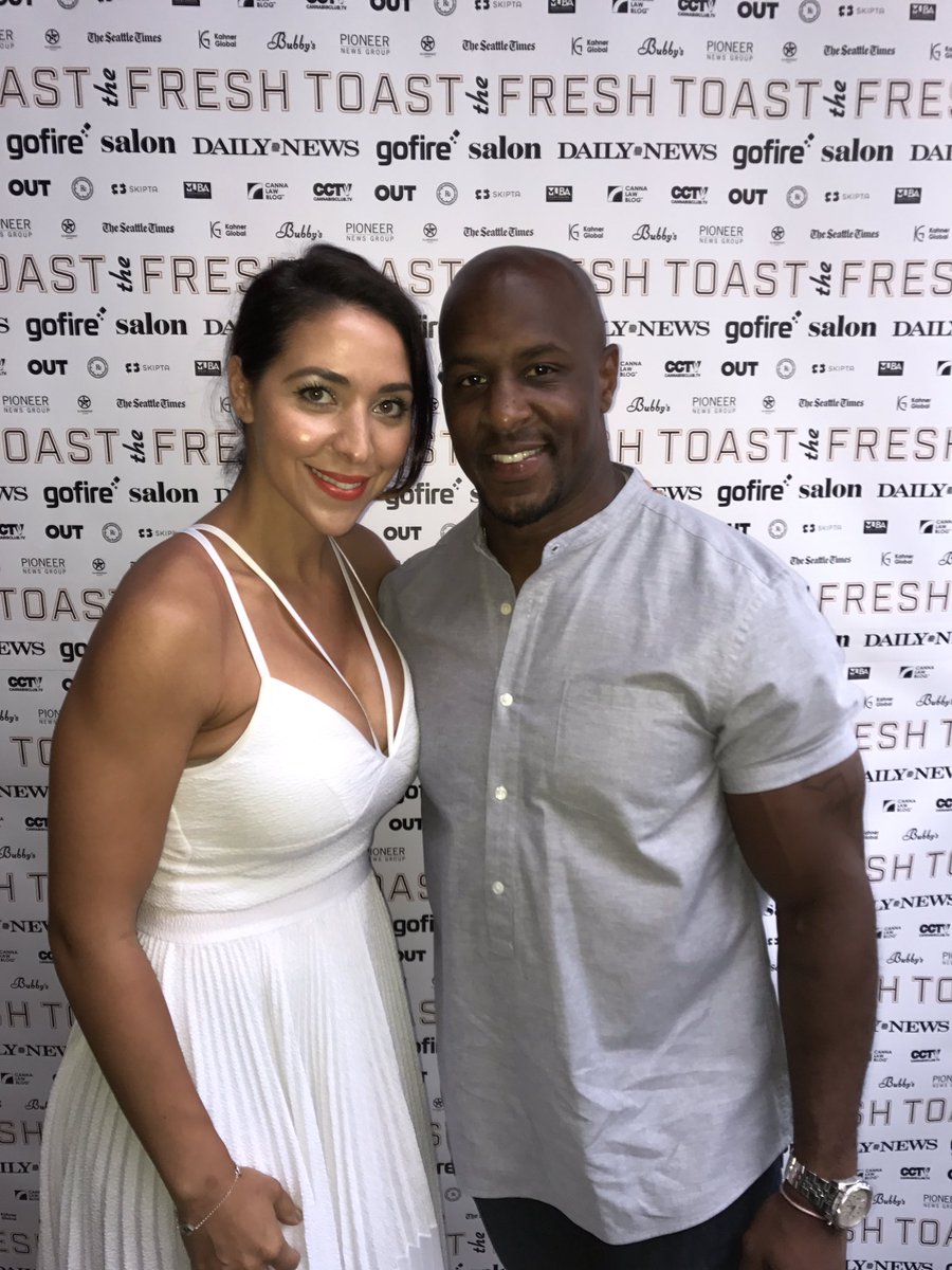 erikcoleman's tweet photo. #datenight Took @SaBriColeman out to @Bubbys for the @getfreshtoast Milestone Celebration in #nyc #summer17 #nynights #freshtoast https://t.co/fXzuVweFat
