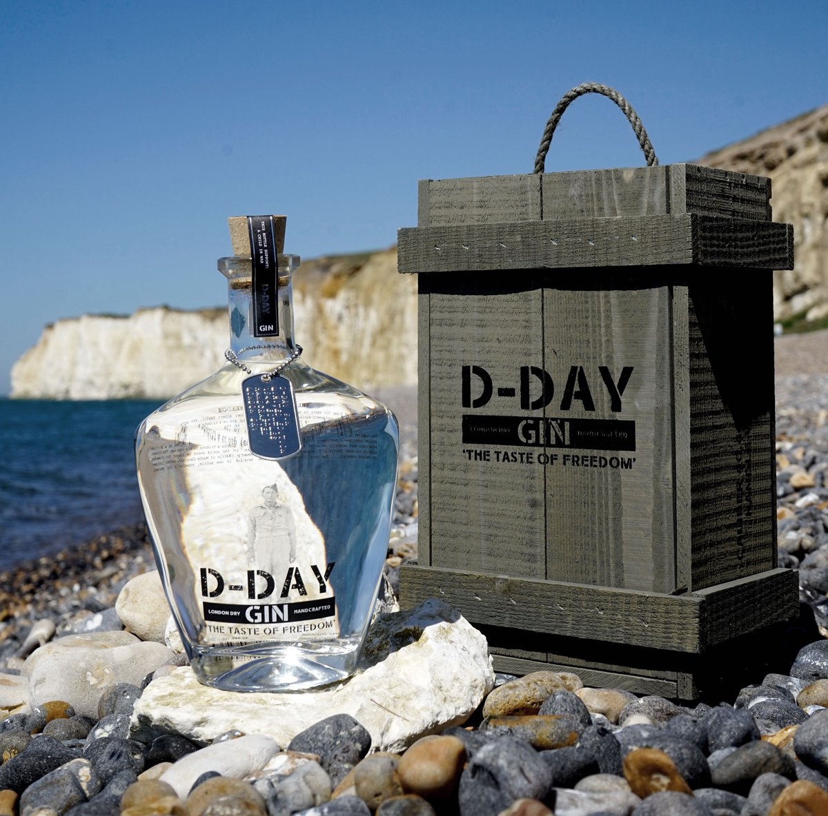 DDayGin's tweet photo. Back to the homeland. This hero is on his way to ‘The International Wine and Spirit Competition’ in London. @theiwsc #ginstagram #gin https://t.co/Y71vmh5aer