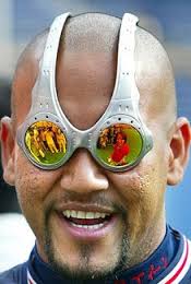 HoxtonFashion's tweet photo. #BreakingBrands 9 o'clock tea party eyewear. get them 4 yr next festival so u don't look like this guy.  Check out @SarahMuli54 insta 4 pics https://t.co/oEzHO9Uqik