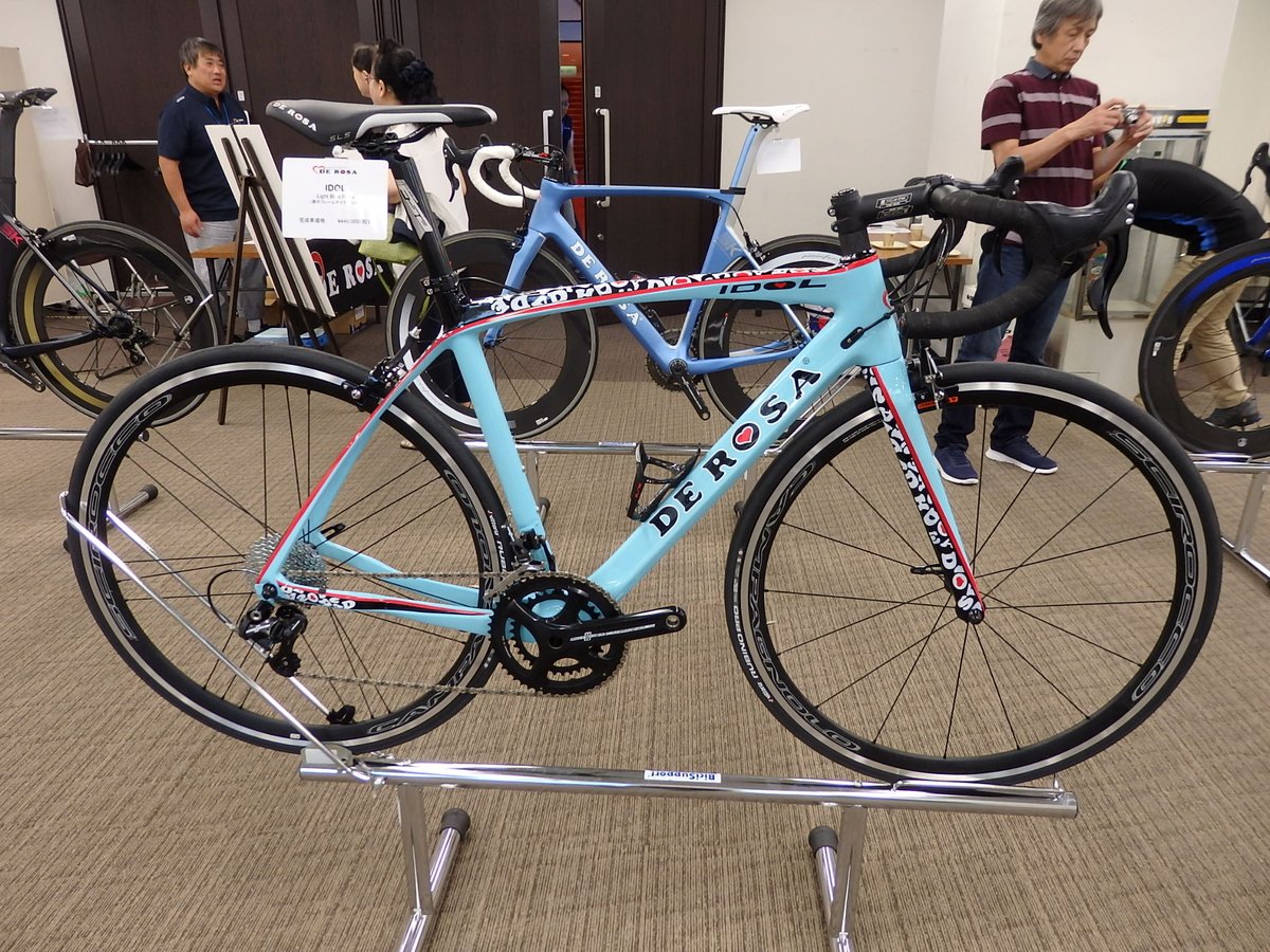 サイクルショップカンザキ吹田店 V Twitter Idol Revoという完成車が追加されます 従来のidolにrevoカラーのペイントをして ポテンザとシロッコで組み上げて 475 0円です T Co Xpvvga9yvr 8 3までの早期ご予約でビックリ価格です T Co