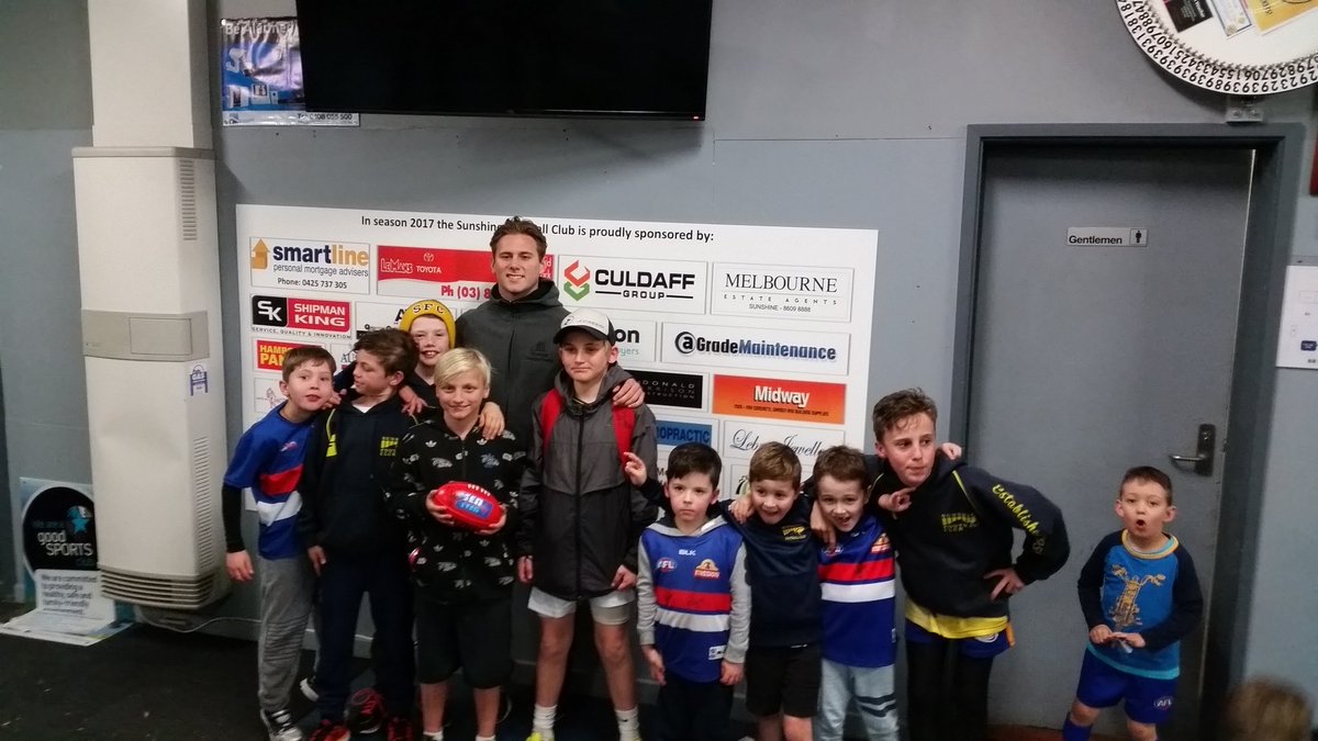 SunshineRoosFC's tweet photo. Thanks to Bulldogs star Caleb Daniels for joining us at our pie night tonight.@LeMansToyota @SENNews #goodforfooty #everyheartbeatstrue https://t.co/7b16pLMWdw