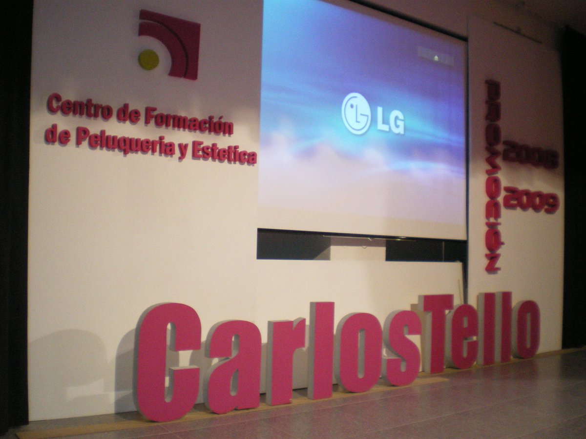 IC_ROTULOS3D's tweet photo. Letras a lo grande para eventos #rótulos #Eventos #Reunion #conciertos #Festivales #empresas #Espana #extremadura #caceres https://t.co/fwycInCR3a