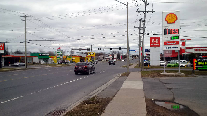 RIGHT NOW: Section of Brookdale Avenue closed today bit.ly/2tJev33 #CornwallON @CityofCornwall https://t.co/ivSEsLuBxm