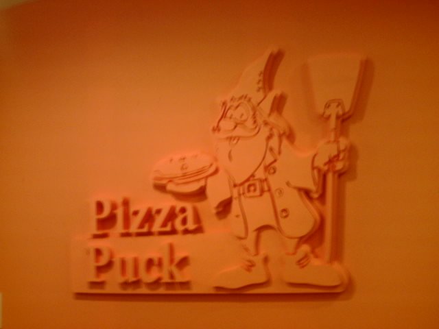 IC_ROTULOS3D's tweet photo. Rótulo Pizza Puck #PuraMagia #arte #empresas #pizza #restaurantes #Espana #caceres #extremadura #rótulos #LetrasyLatidos https://t.co/k7w0bSo6Wa