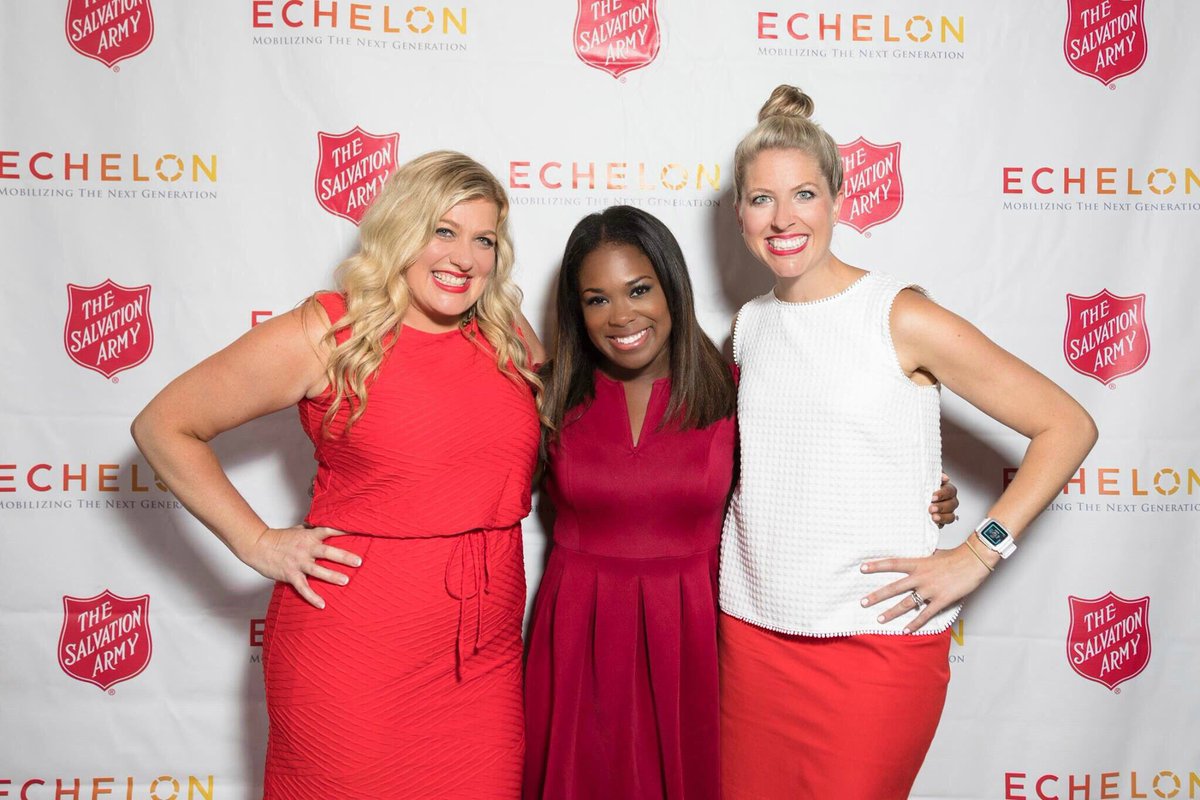 TheMelindaD's tweet photo. 2nd annual @EchelonMKE #DinnerInTheAlley was a success! Proceeds support the @SAmilwaukee's Emergency Lodge. We also celebrated my b-day!😊 https://t.co/De96K3O94I