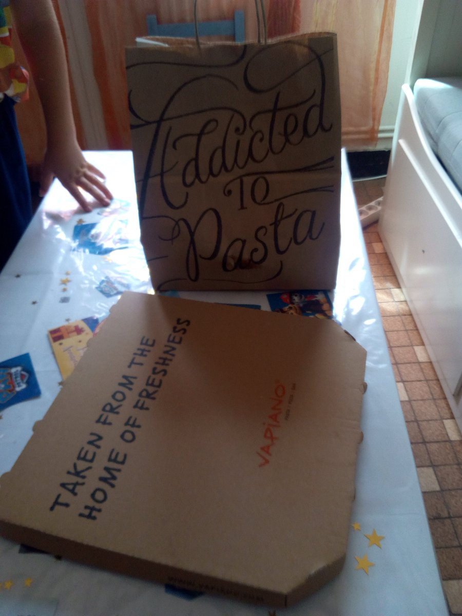 TataCcil's tweet photo. @Vapiano_Fr via @UberEATS baptême d livraison à domicile avec le code promo PRICELESS25 #addictedtopasta et #pizza #atable #bonappetit https://t.co/19viHLSRm0
