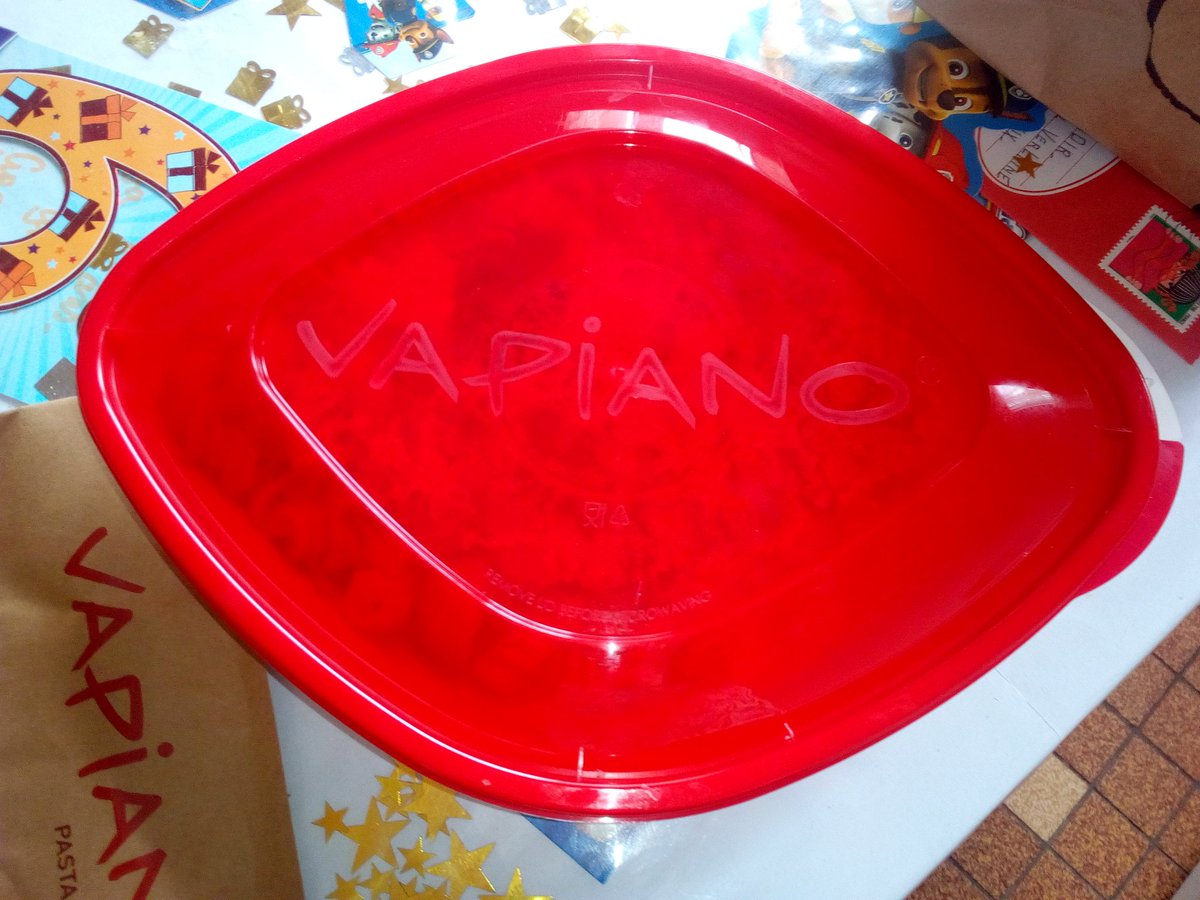 TataCcil's tweet photo. @Vapiano_Fr via @UberEATS baptême d livraison à domicile avec le code promo PRICELESS25 #addictedtopasta et #pizza #atable #bonappetit https://t.co/19viHLSRm0