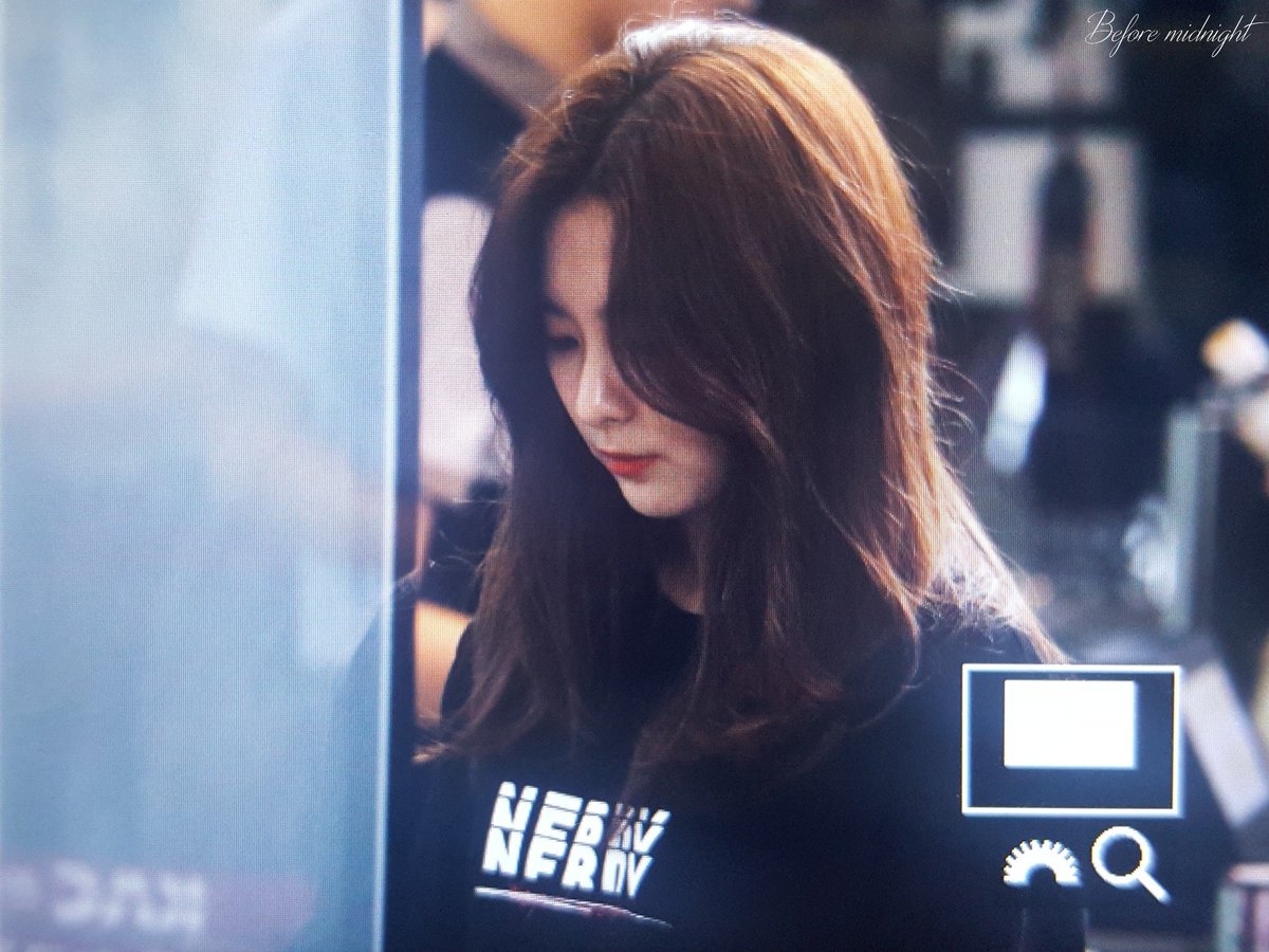 BFmidnight's tweet photo. 170726 레드벨벳 슬기 GMP 출국 프리뷰 #RedVelvet #SEULGI https://t.co/mFhiRxG18V