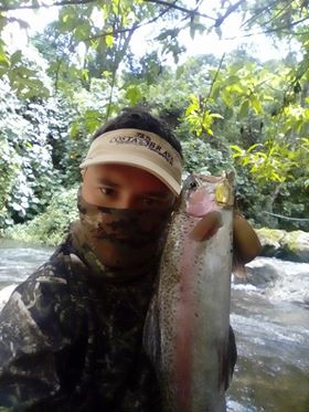 LukrisSL's tweet photo. Nos siguen llegando fotos de capturas con nuestras cucharillas Mapso. Muchas gracias!! #pescadeportiva #cucharillasmapso #mapsolures #pesca https://t.co/vQGBZ0b3Jn