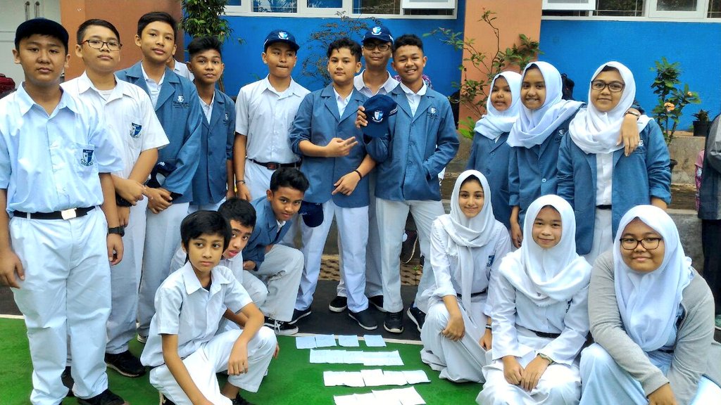 LazuardiGCS's tweet photo. A sophisticated, smart, stylish, and sweet squad of 2017/2018 students are here! Welcome (back) to @Lazuardi_GIS Junior High!
@Haidar_Bagir https://t.co/gynxFQHPpR