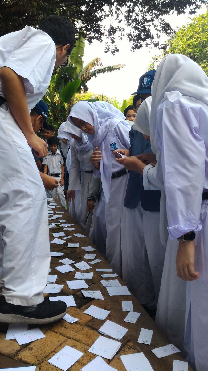 LazuardiGCS's tweet photo. Want to know what class are you in? Discover the name of your class through this scavenger hunt game!
@Lazuardi_GIS JuniorHigh
@Haidar_Bagir https://t.co/7L9JVA45Ce