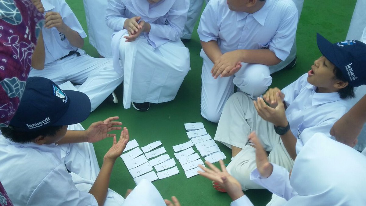 LazuardiGCS's tweet photo. Want to know what class are you in? Discover the name of your class through this scavenger hunt game!
@Lazuardi_GIS JuniorHigh
@Haidar_Bagir https://t.co/7L9JVA45Ce