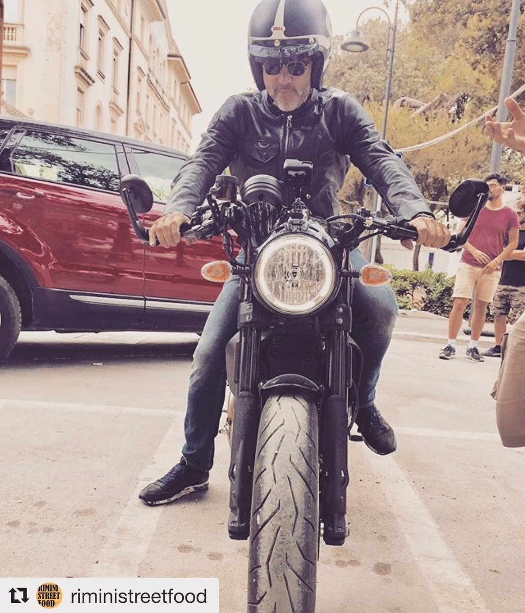 Ready To food race😋 con lo chef <a href="/ChefPerbellini/">Giancarlo Perbellini</a> 👊🏻 follow us 👀 riministreetfood.com / tastwofjoy.scramblerducati.com <a href="/scramblerducati/">scramblerducati</a>