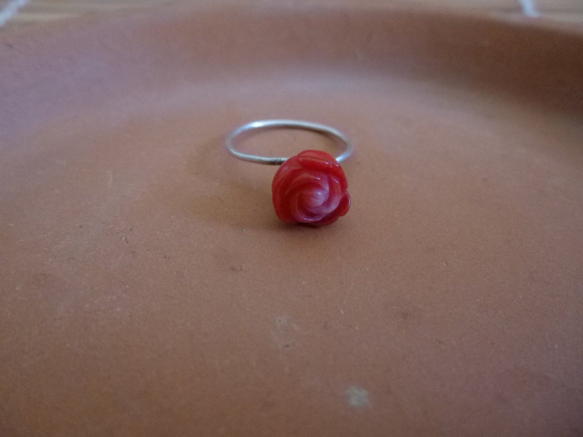 Handmade silver ring with carved coral rose tuppu.net/7d666c36 #Three #Rose