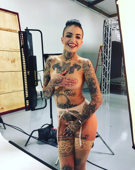 1st &amp; foremost, duh #follow @leighravenx because she is the most beautiful, funny &amp; creatively talented<a href="/tag/follow"class="tags">#follow</a><a class="tags" href="/tag/leighravenx">@leighravenx</a>