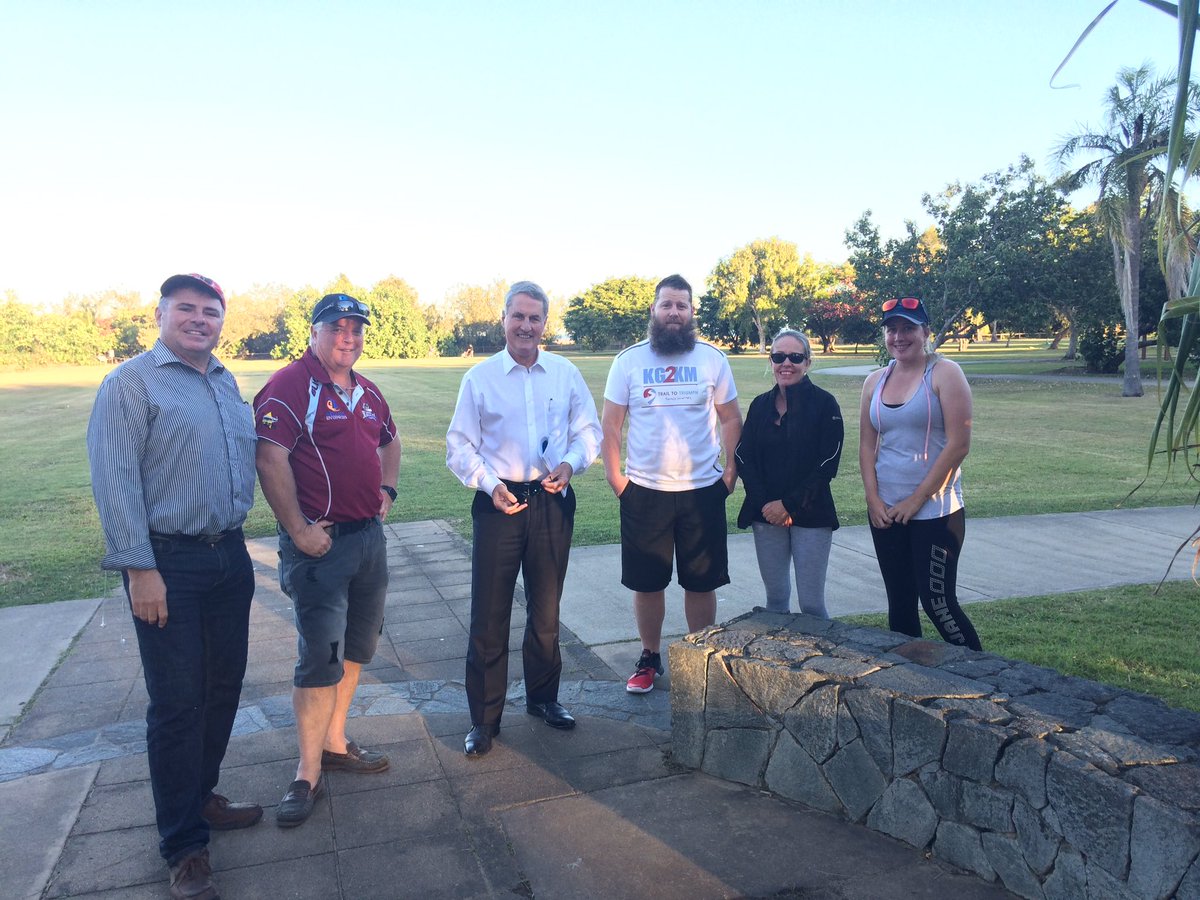 lindaamccall's tweet photo. .@SplitSpaces the Mayor and other local business help launch 🚀 #walkwork #initative https://t.co/rnrpTm87qf