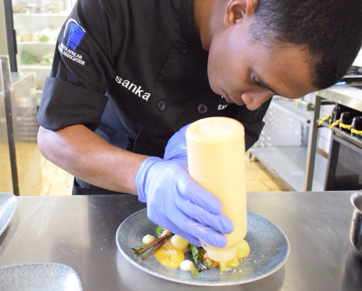 Asanka_Rest's tweet photo. #ChefRouget doing what he does best #AsankaRestaurant #MoreThanAMeal https://t.co/Cwb7vsPQ3C