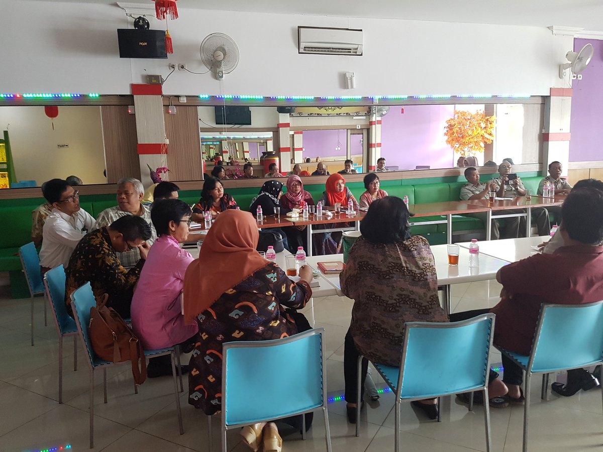 KantahWonogiri's tweet photo. Rapat kordinasi antara jajaran  @atr_wonogiri dengan #PPAT Kab.Wonogiri @atr_bpnjateng @winahyu79 @yoyon379 @itsnaini_alan https://t.co/sbCqfc8GOy