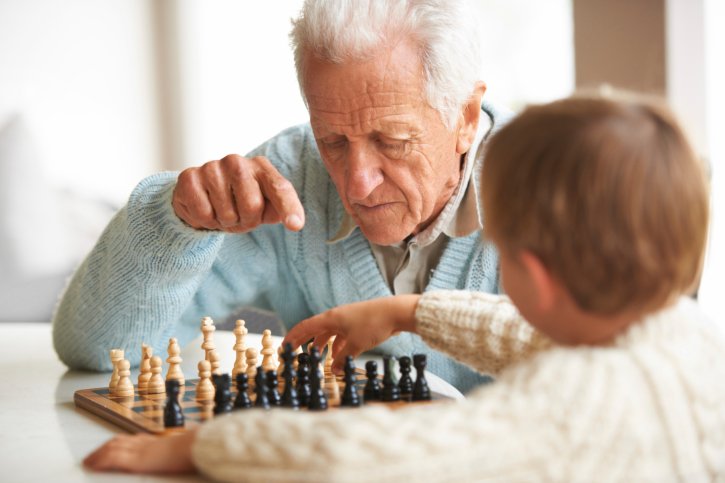 lolascopia's tweet photo. Hoy, #DiaDeLosAbuelos, recordamos a todos aquellos abuelos enfermos de #alzheimer q más que nunca necesitan todo el amor de sus nietos. https://t.co/v2ROiz3jIm