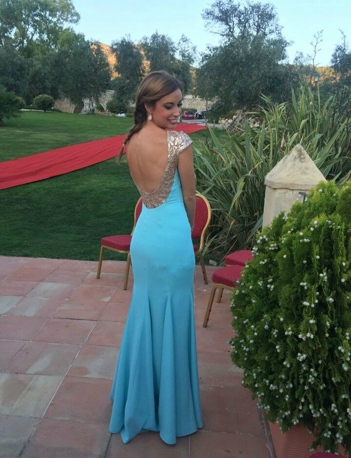 EstrellaTejidos's tweet photo. Así de espectacular @Lpmelero  con este vestido confeccionado con nuestros tejidos #InvitadaPerfecta https://t.co/RWZmGReMpw