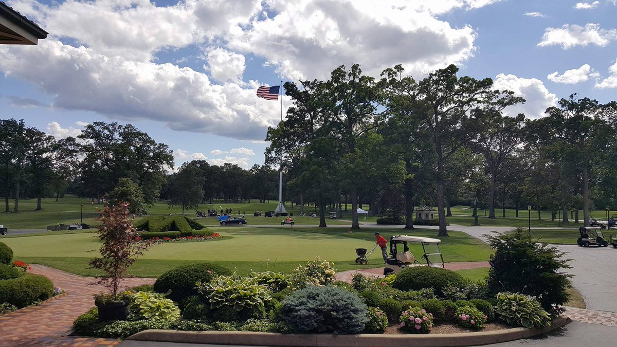lemedaillon_'s tweet photo. It was an honor and privilege to be a part of the sixth annual charity golf tournament with @RobbieGould09 at the @MedinahCC #CharityGolf https://t.co/AHcPi0atTL