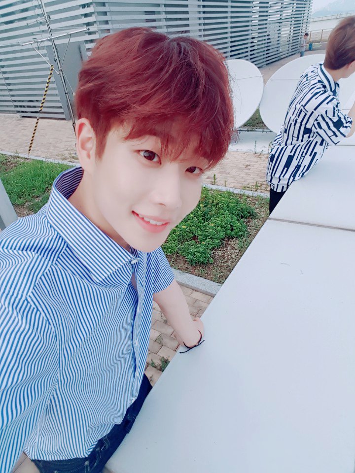 offclASTRO's tweet photo. 시원한 바람아~~~불어다오~~
글쓴이 엠어컨
#시원한 #바람 #에어컨 #아이스크림 #얼음 https://t.co/Q2y666cZPc