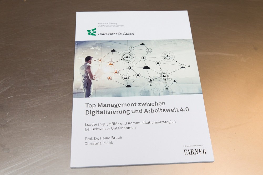 AgenturFarner's tweet photo. Was die #Arbeitswelt40 für #HR und #Leadership bedeutet - Jetzt Studie downloaden: https://t.co/NafW58muxG 📲 #NewWork #CorporateCulture https://t.co/ePsDqt5lBB