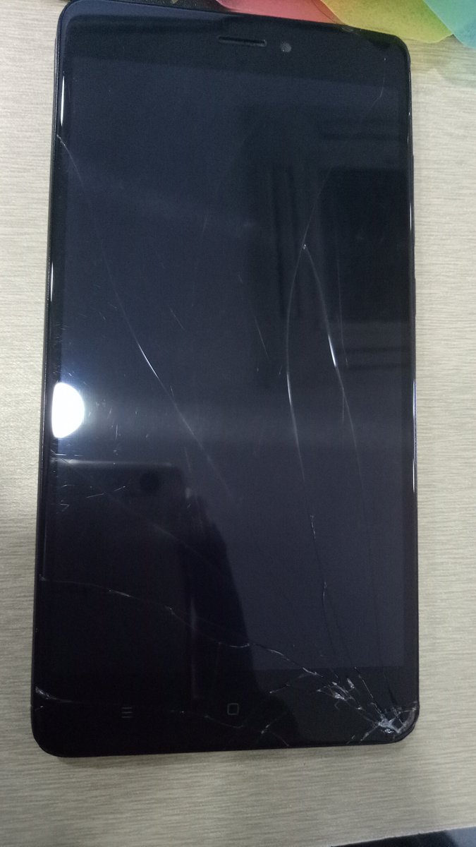 RuchitShah5's tweet photo. @oneassist_in Can a repair estimate of phone be greater than actual phone cost ? #fraud #nationalinsurance #divyabhaskar #sandesh. https://t.co/GDPVhSolx5
