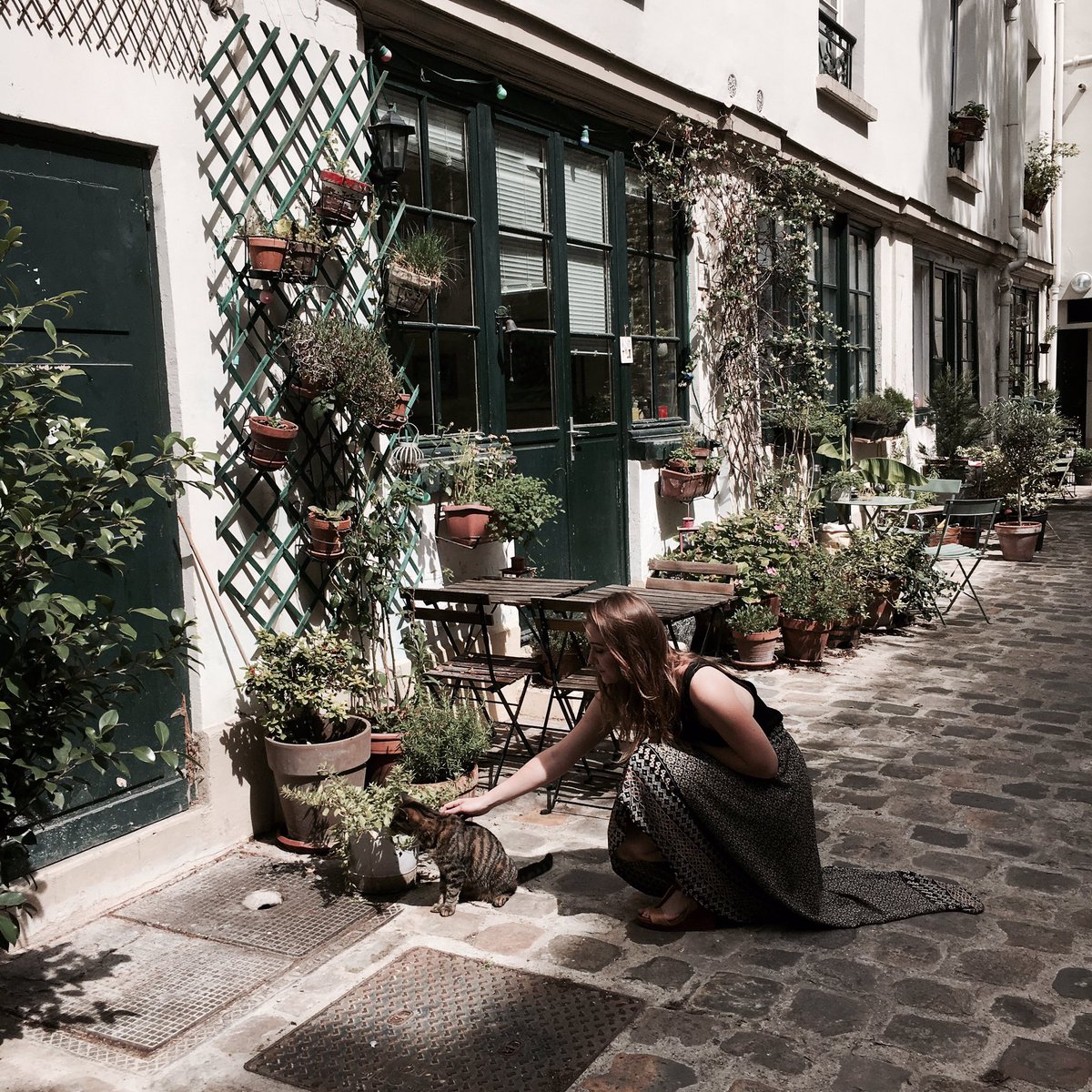 free4humanity_'s tweet photo. Have a good day 🎬
On vous attend nombreux sur notre e-shop 👩🏻‍💻
#clothes #summertime #fabricationfrancaise #madeinFrance #Vegan #veganbrand https://t.co/O5pZmt8nxv